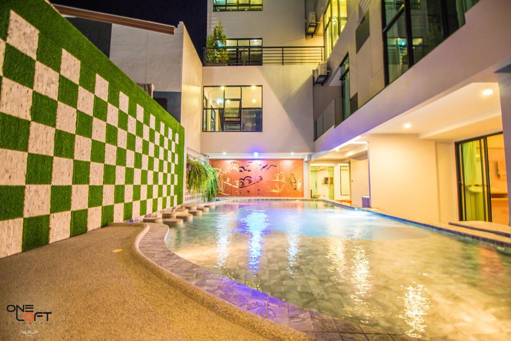 Oneloft Hotel Karon Exteriör bild